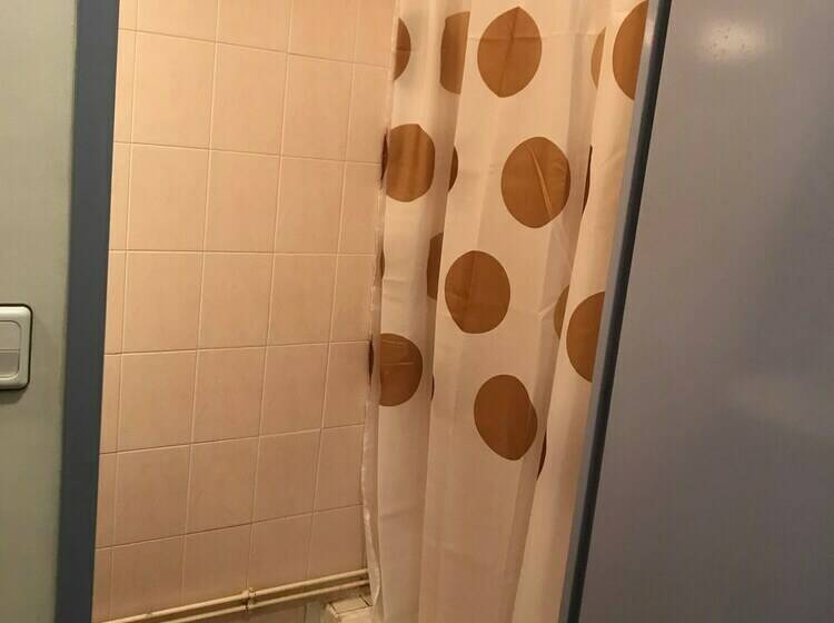 מיטה בחדר מעונות עם מקלחת משותפת, Gîte Le Chantelouve