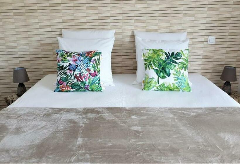 غرفة قياسية مطلة على الجبل, Hostel Les Terrasses Du Roc