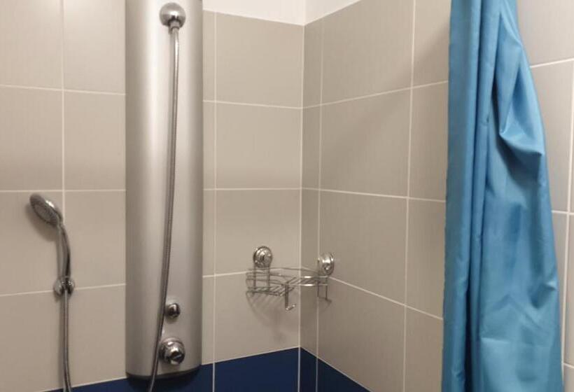 سرير فى غرفة مشتركه, Hostel Les Terrasses Du Roc