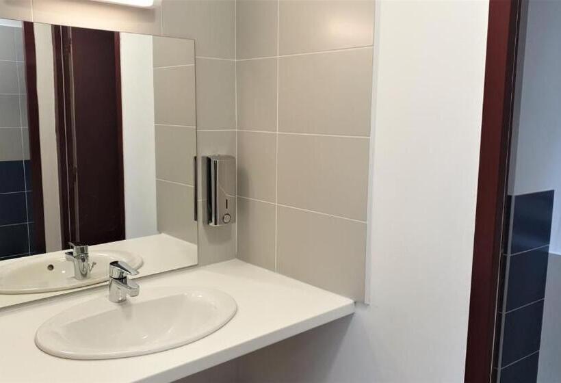 سرير فى غرفة مشتركه, Hostel Les Terrasses Du Roc