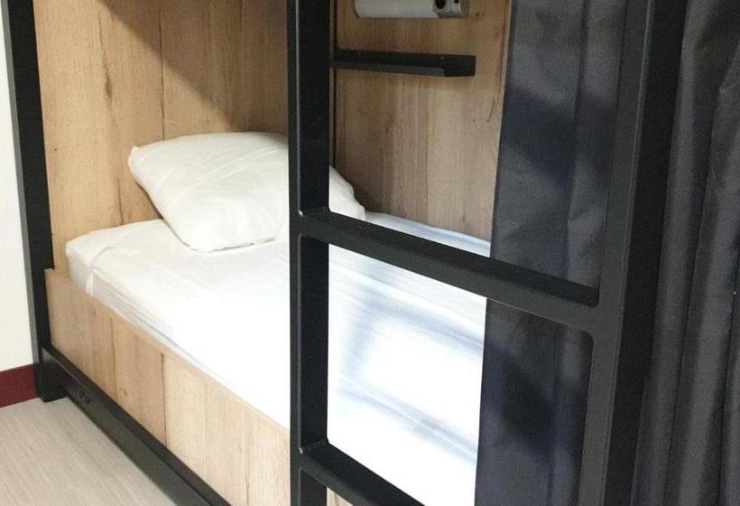 سرير فى غرفة مشتركه, Hostel Les Terrasses Du Roc