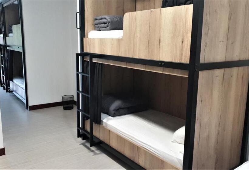 سرير فى غرفة مشتركه, Hostel Les Terrasses Du Roc