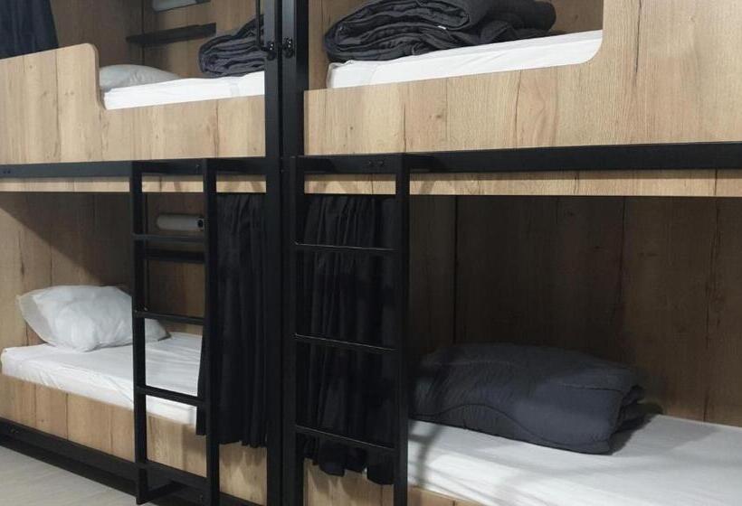 سرير فى غرفة مشتركه, Hostel Les Terrasses Du Roc