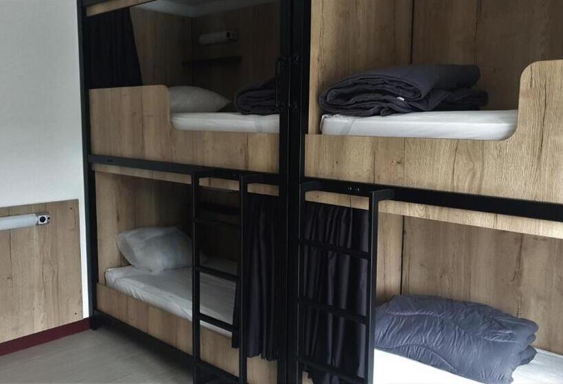 Кровать в Общей Комнате, Hostel Les Terrasses Du Roc