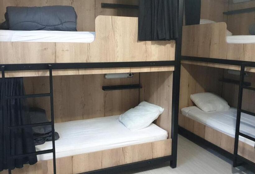 سرير فى غرفة مشتركه, Hostel Les Terrasses Du Roc