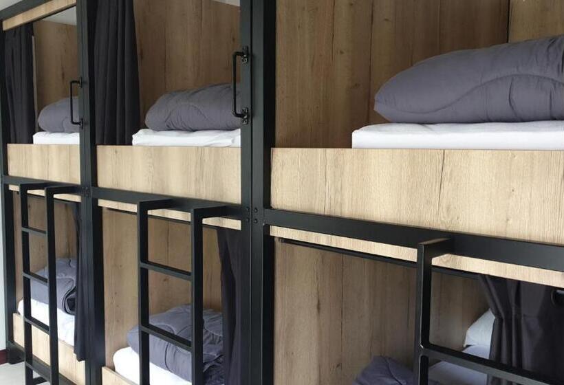 سرير فى غرفة مشتركه, Hostel Les Terrasses Du Roc