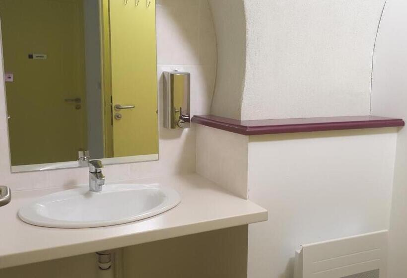 غرفة عائلية, Hostel Les Terrasses Du Roc