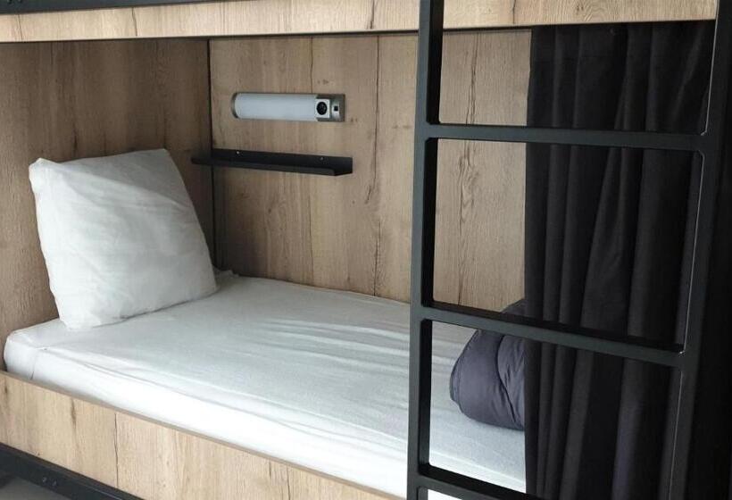 غرفة عائلية, Hostel Les Terrasses Du Roc