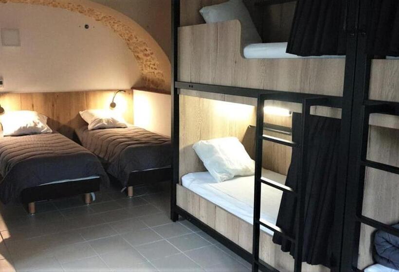 غرفة عائلية, Hostel Les Terrasses Du Roc