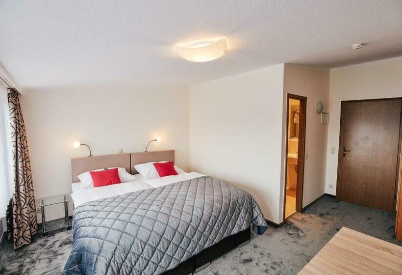 חדר סטנדרט, Parc Ferme