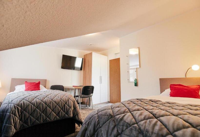 חדר סטנדרט, Parc Ferme