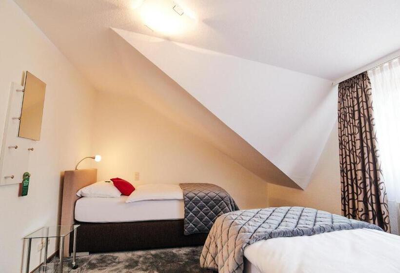 חדר סטנדרט, Parc Ferme