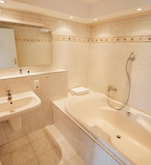 סוויטת סופריור, Parc Ferme