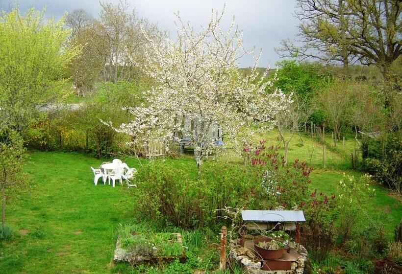 Номер Стандарт, Les Trois Chenes