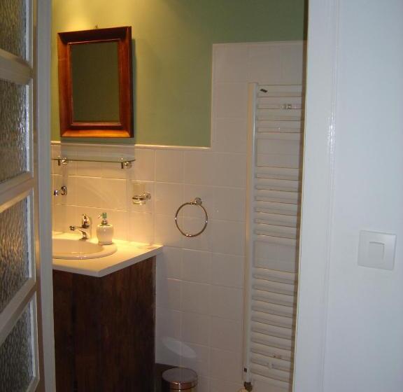 Номер Стандарт, Les Trois Chenes