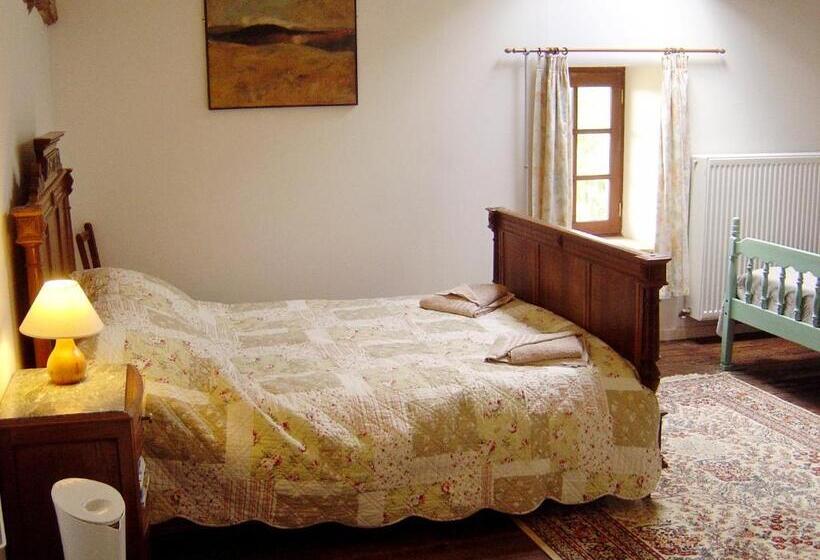 Номер Стандарт, Les Trois Chenes