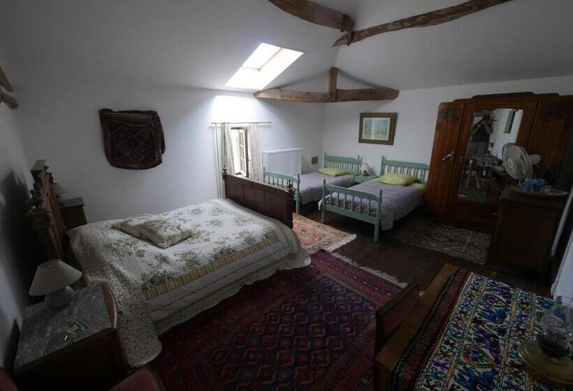 Номер Стандарт, Les Trois Chenes