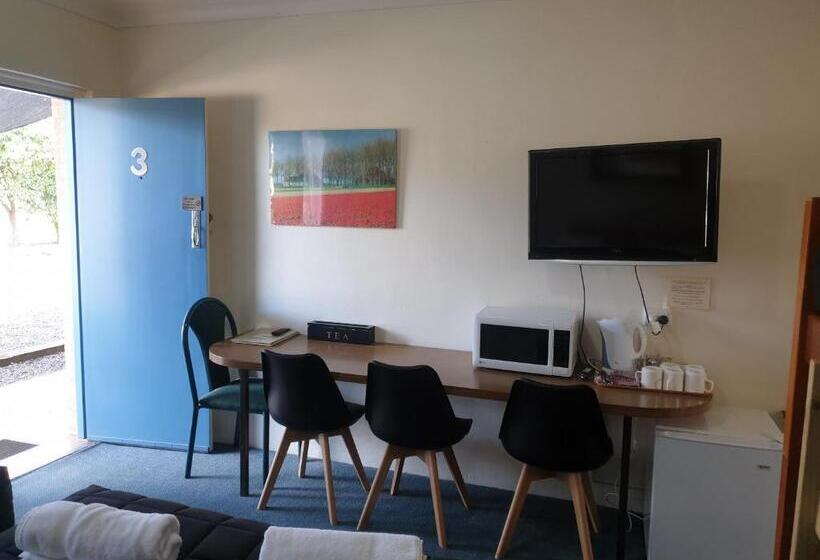 스탠다드 트리플 룸, Valley View Motel