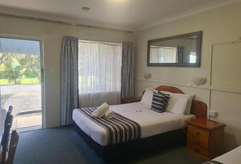 패밀리 룸, Valley View Motel