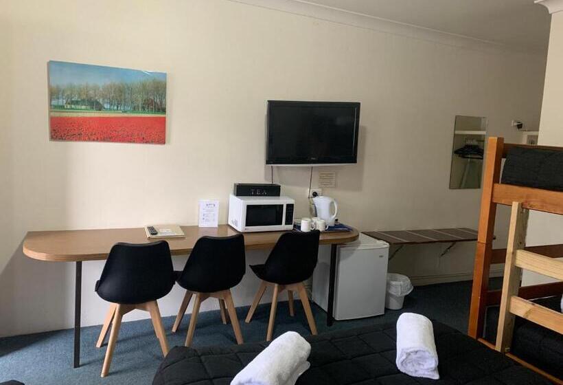 Семейный Номер Вид на Сад, Valley View Motel