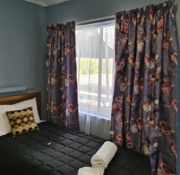 エコノミールーム, Valley View Motel
