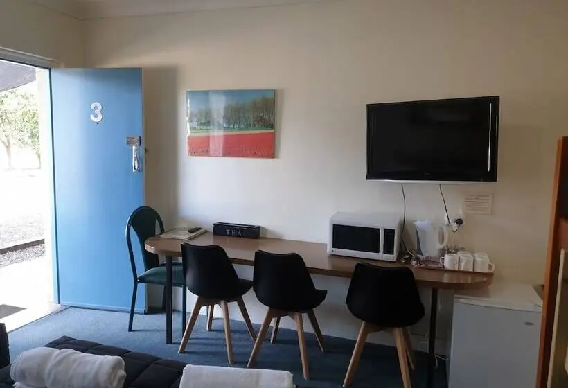 ファミリールーム, Valley View Motel
