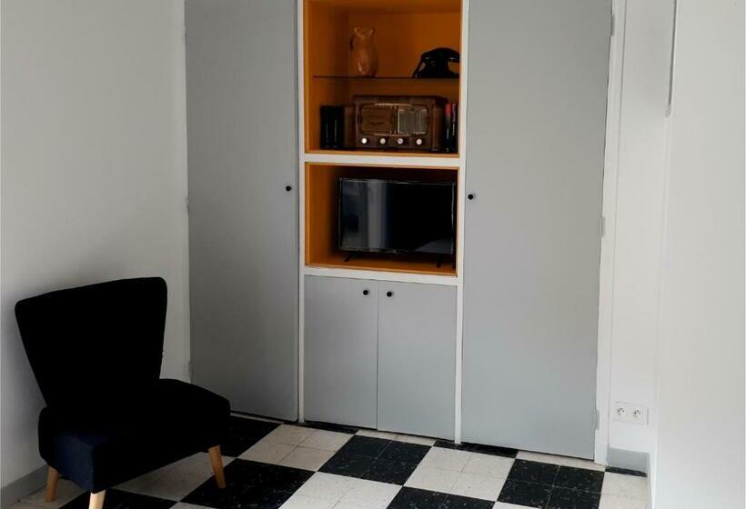 חדר דלוקס, Chambre La Caunette