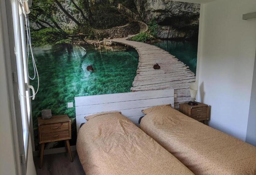 חדר סטנדרט חדר אמבטיה משותף, Chambre La Caunette