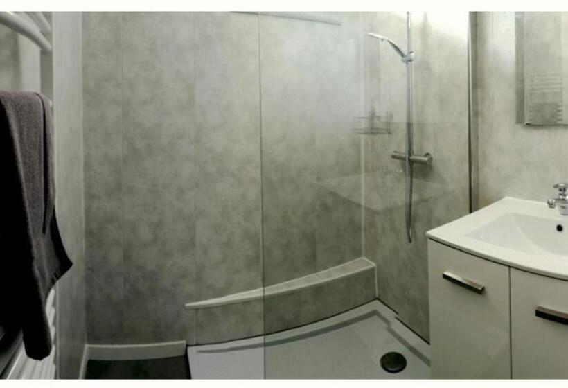 Номер Стандарт Совместная Ванная, Chambre La Caunette