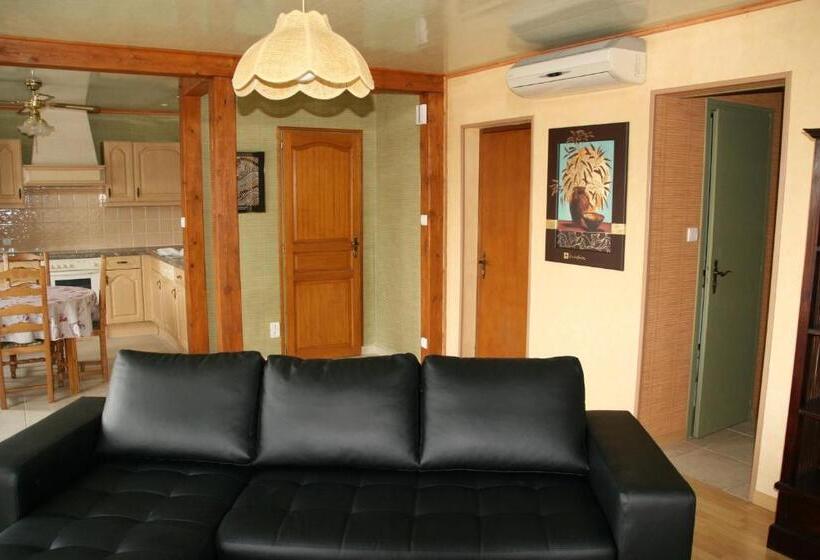 آپارتمان 1 خوابه با تراس, Chambres D Hôtes & Gîtes La Paysanne