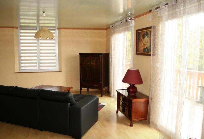 דירת חדר עם טרסה, Chambres D Hôtes & Gîtes La Paysanne