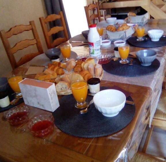 家庭间, Chambres D Hotes La Source