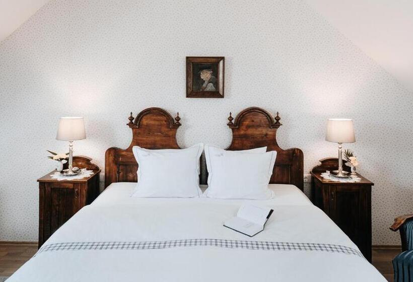 غرفة قياسية, Kosbor Panzió