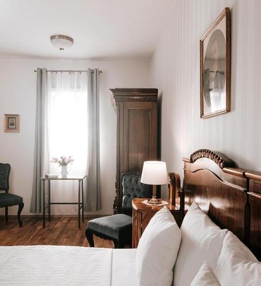 דירת חדר, Kosbor Panzió