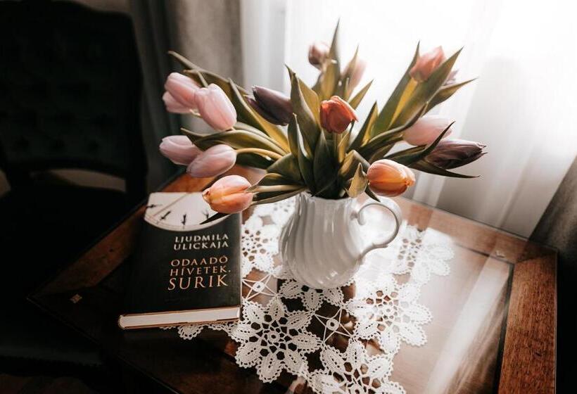 דירת חדר, Kosbor Panzió