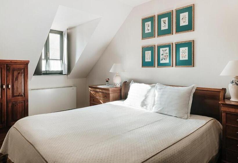 דירת חדר, Kosbor Panzió