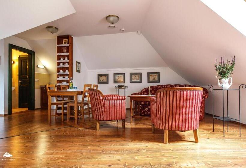 דירת חדר דלוקס, Kosbor Panzió