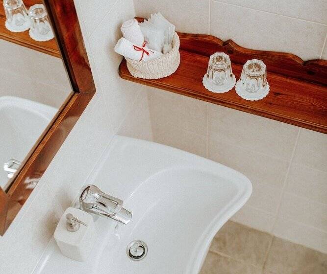 Номер Стандарт, Kosbor Panzió