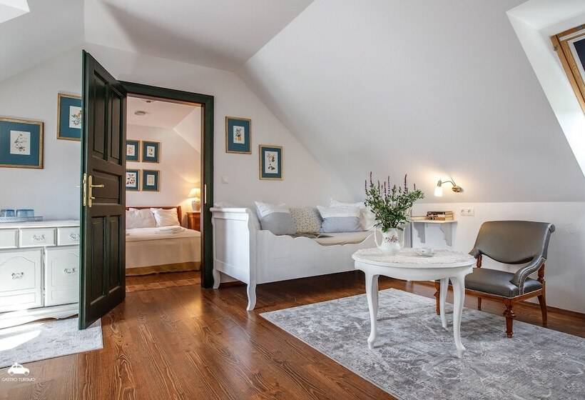 דירת חדר, Kosbor Panzió