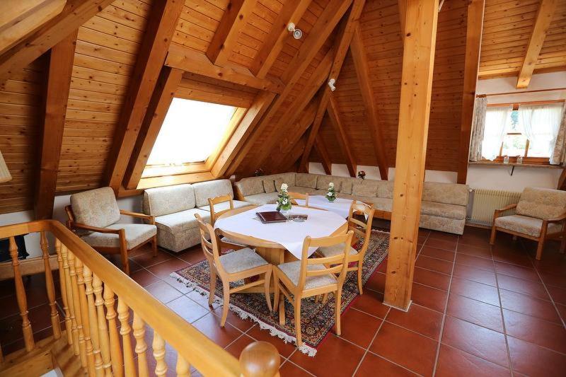 דירת חדר, Erlebnisgastronomie Lochmuhle