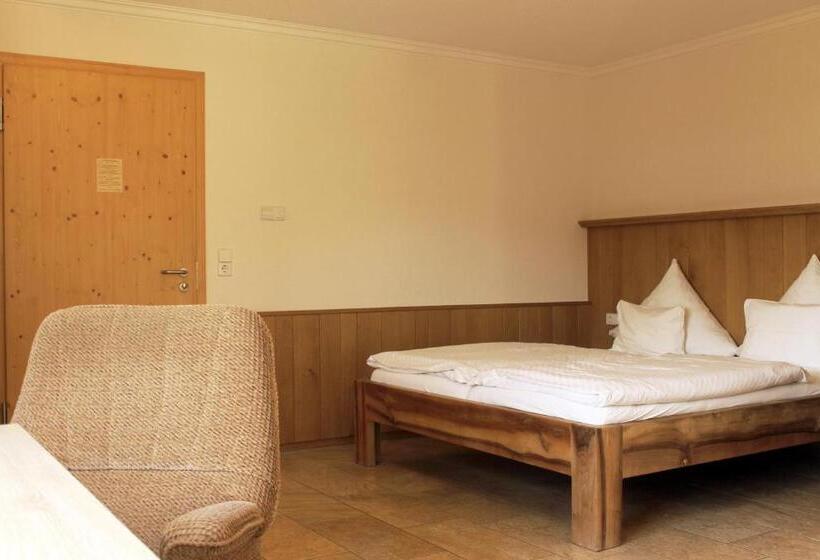 דירת חדר בקומת קרקע, Erlebnisgastronomie Lochmuhle