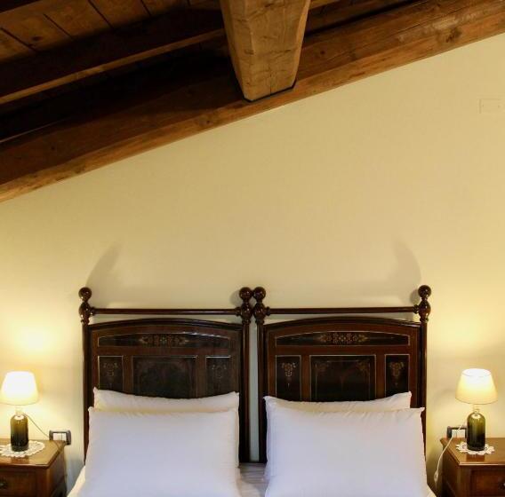 חדר קלאסי לשלושה, Palazzo Minelli