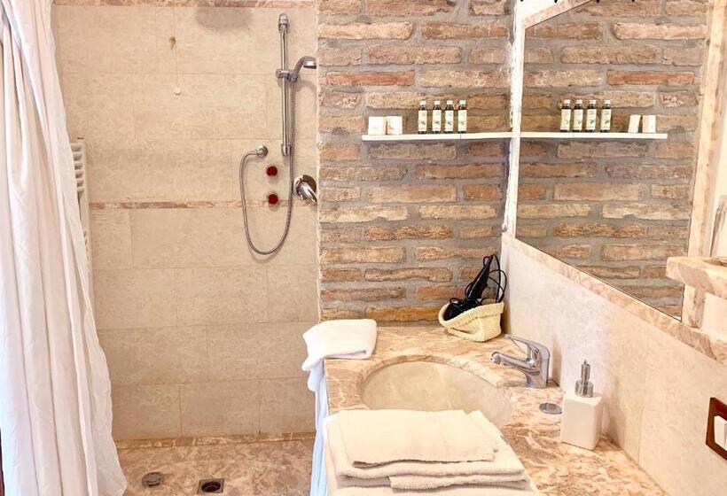 חדר קלאסי לשלושה, Palazzo Minelli