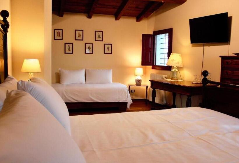 חדר קלאסי לשלושה, Palazzo Minelli