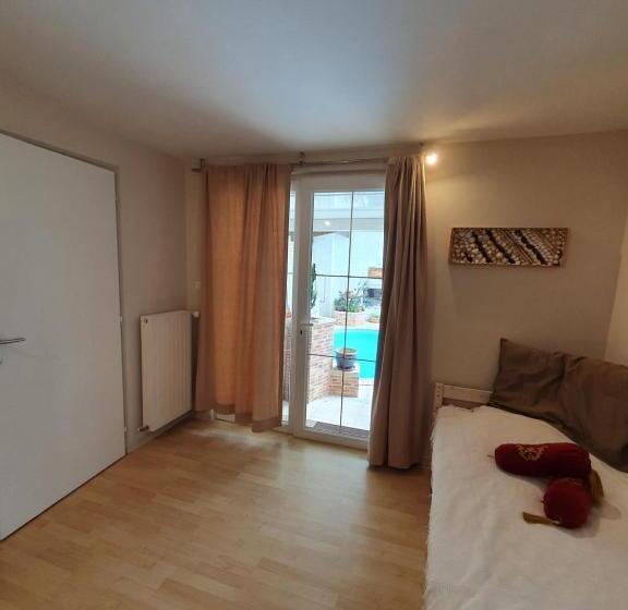 스탠다드 트리플 룸, Le Relais De La Cure