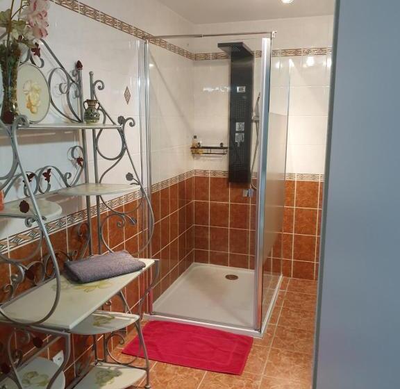 스탠다드 트리플 룸, Le Relais De La Cure