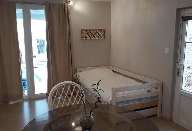 스탠다드 트리플 룸, Le Relais De La Cure