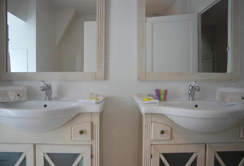 Люкс Deluxe Кровать Кинг, Manoir Du Bois Mignon