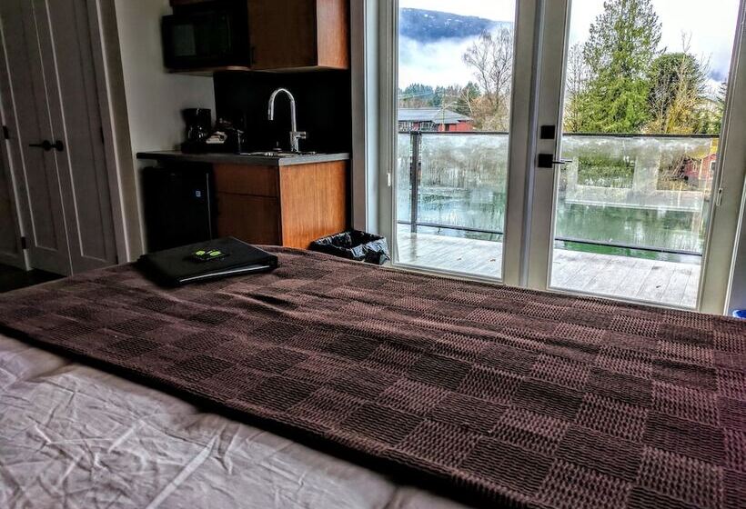 Номер Superior Вид на Реку, Riverside Inn
