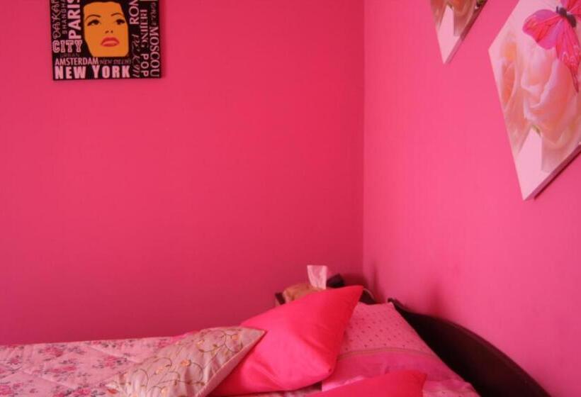 غرفة قياسية ثلاثية مزودة بشرفة, B&b Mariposa